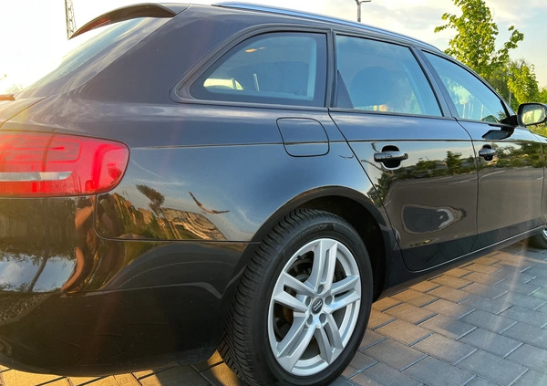 Audi A4 cena 39900 przebieg: 305000, rok produkcji 2013 z Pleszew małe 92